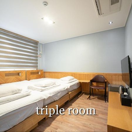 Sea Star Hostel Йосу Екстериор снимка