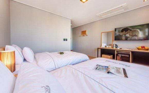 Sea Star Hostel Йосу Екстериор снимка