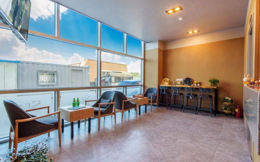 Sea Star Hostel Йосу Екстериор снимка