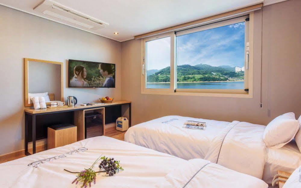 Sea Star Hostel Йосу Екстериор снимка